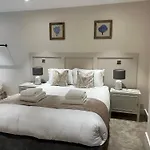 The Monochrome Suite At Ryedale House