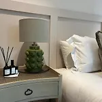 The Monochrome Suite At Ryedale House